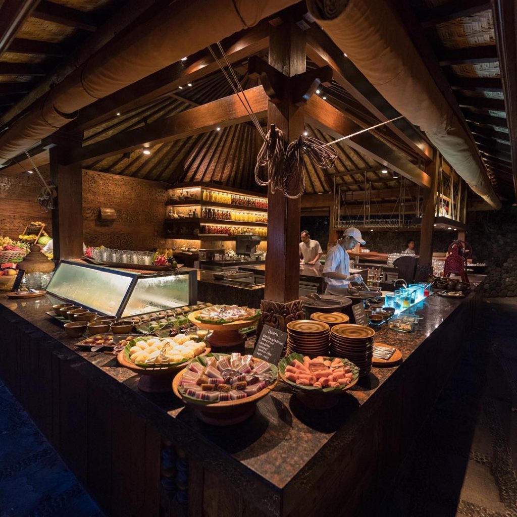 Bali Food Guide - 12 Best and Famous Local Food in Bali. pasar senggol