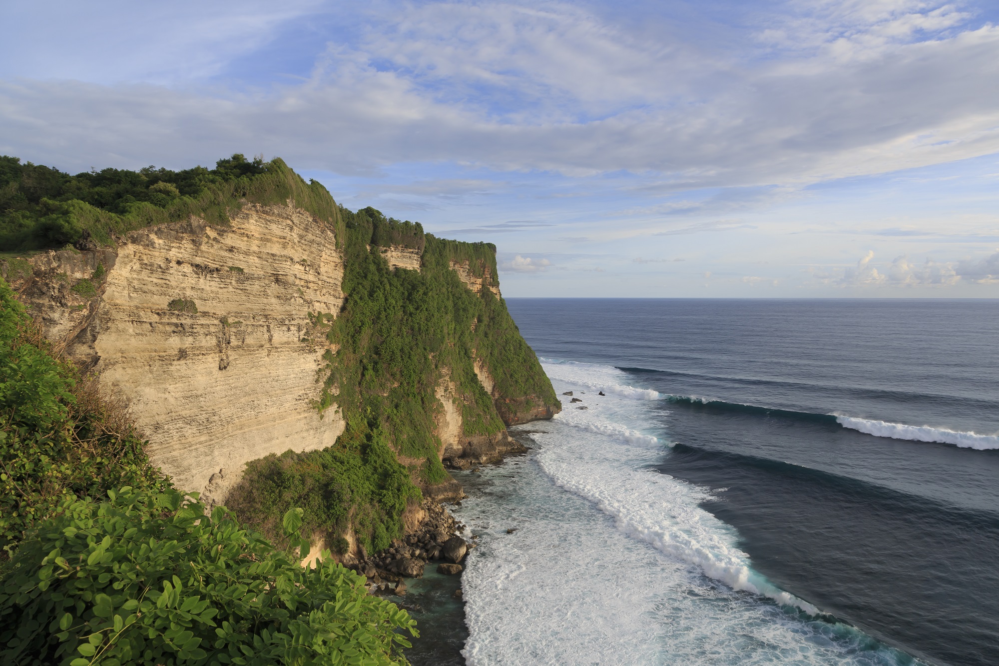 3 Days 2 Nights Bali Package at 4-star Hotels. Tour to Uluwatu, Lake Bratan & Tanah Lot
